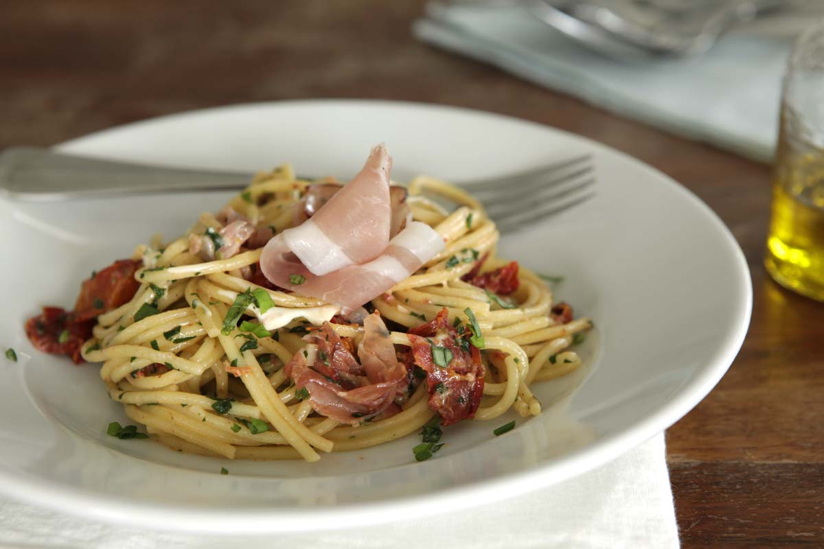Spaghetti mit Mascarpone und Kräutern