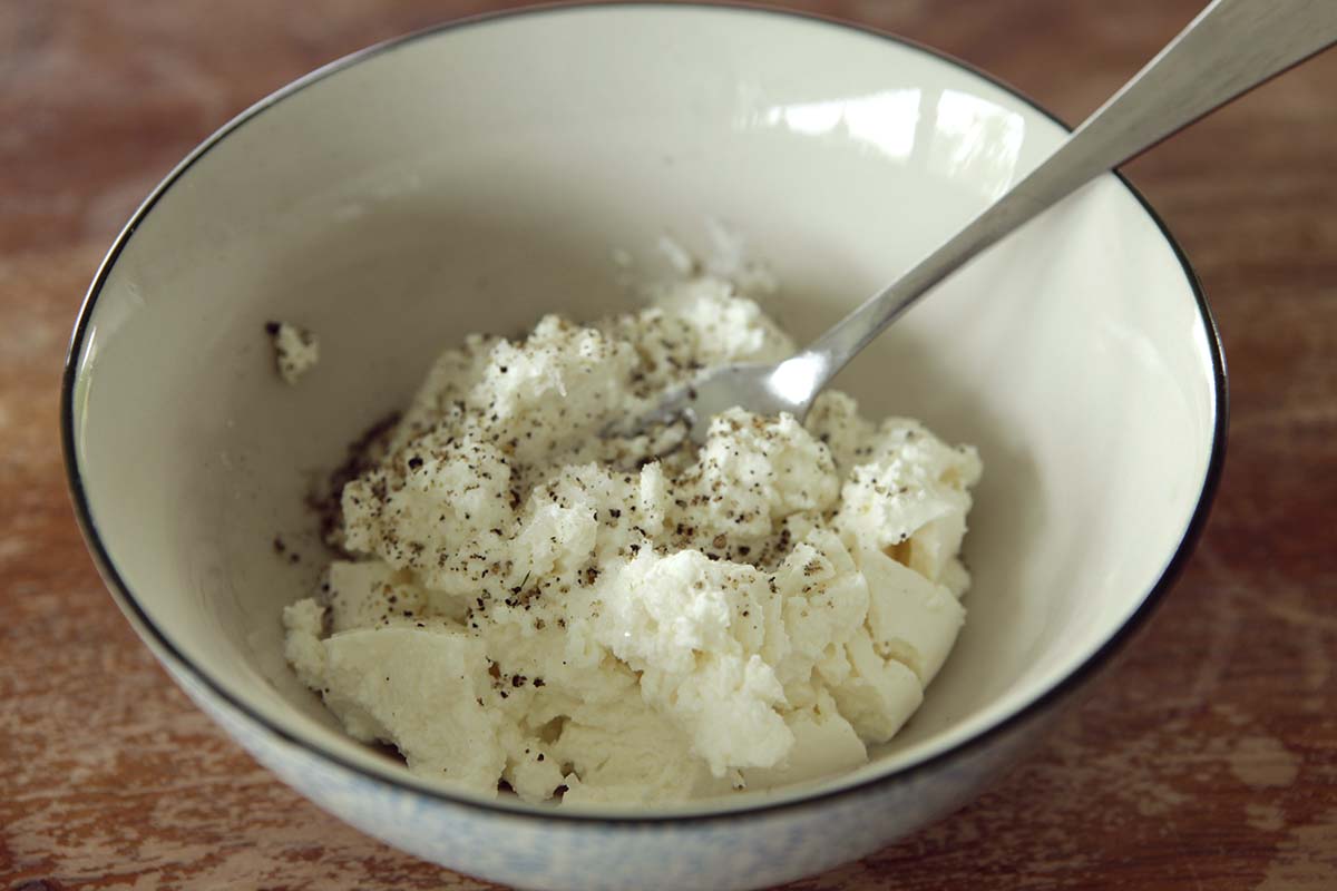 Roastbeef- und Pfirsich-Bruschetta