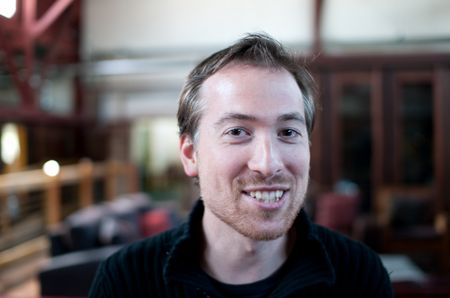 Stéphane Doutriaux in der Lounge im Pier 38: 'Poken Inc'. (© Bild PS)